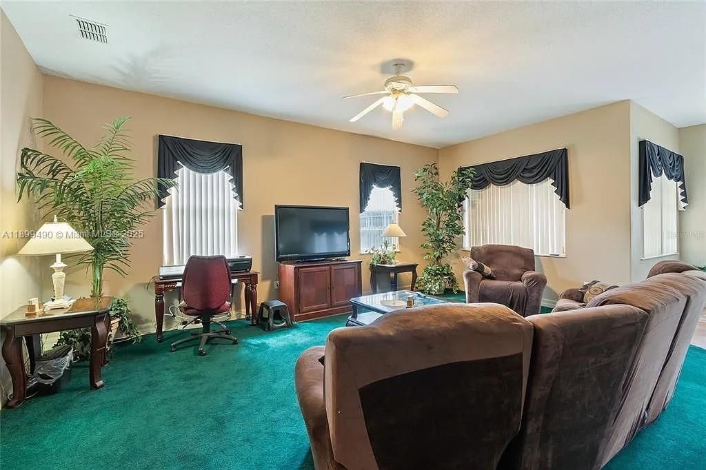 Recently Rented: $3,000 (5 beds, 5 baths, 3148 Square Feet)