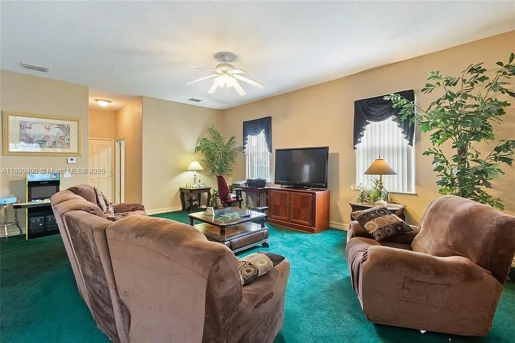 Recently Rented: $3,000 (5 beds, 5 baths, 3148 Square Feet)