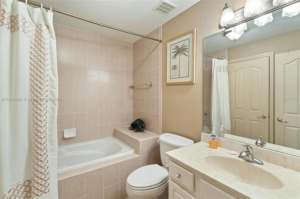 Recently Rented: $3,000 (5 beds, 5 baths, 3148 Square Feet)