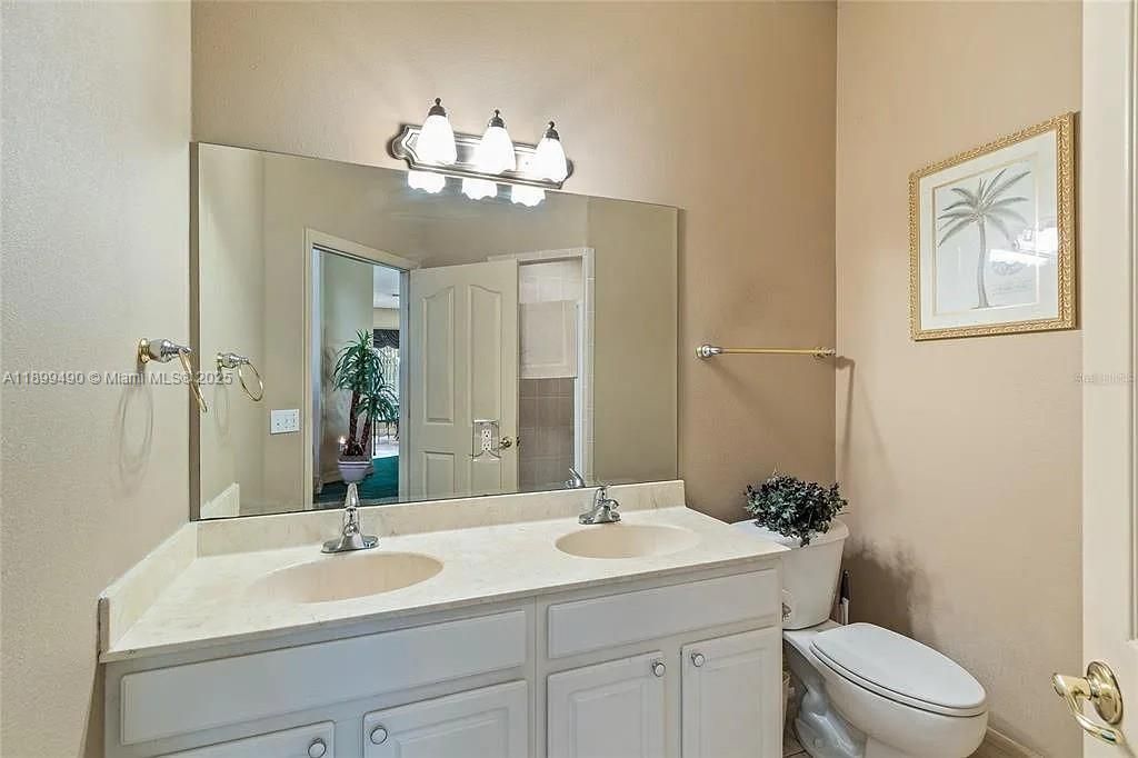 Recently Rented: $3,000 (5 beds, 5 baths, 3148 Square Feet)