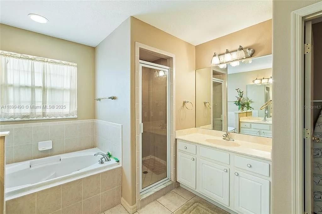 Recently Rented: $3,000 (5 beds, 5 baths, 3148 Square Feet)