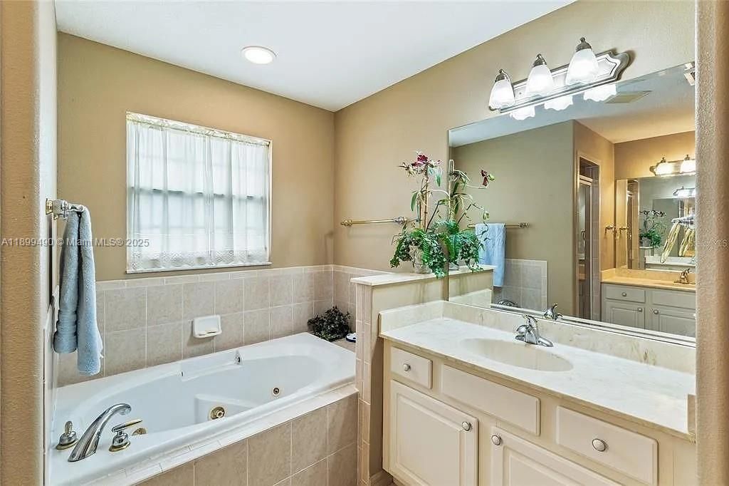 Recently Rented: $3,000 (5 beds, 5 baths, 3148 Square Feet)