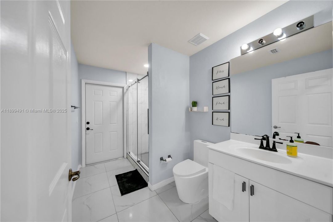 Recently Sold: $309,500 (3 beds, 2 baths, 1646 Square Feet)