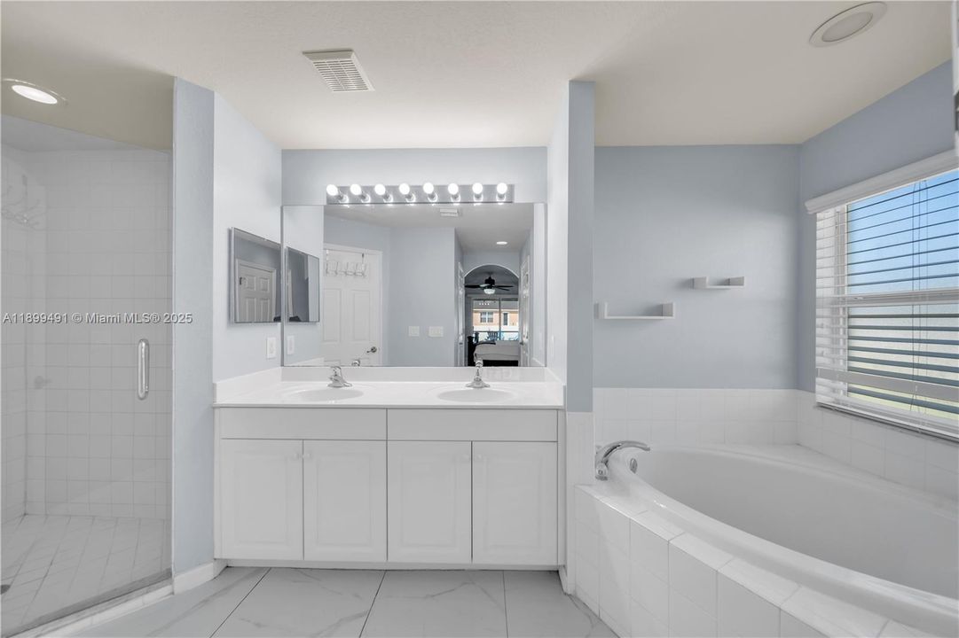 Recently Sold: $309,500 (3 beds, 2 baths, 1646 Square Feet)