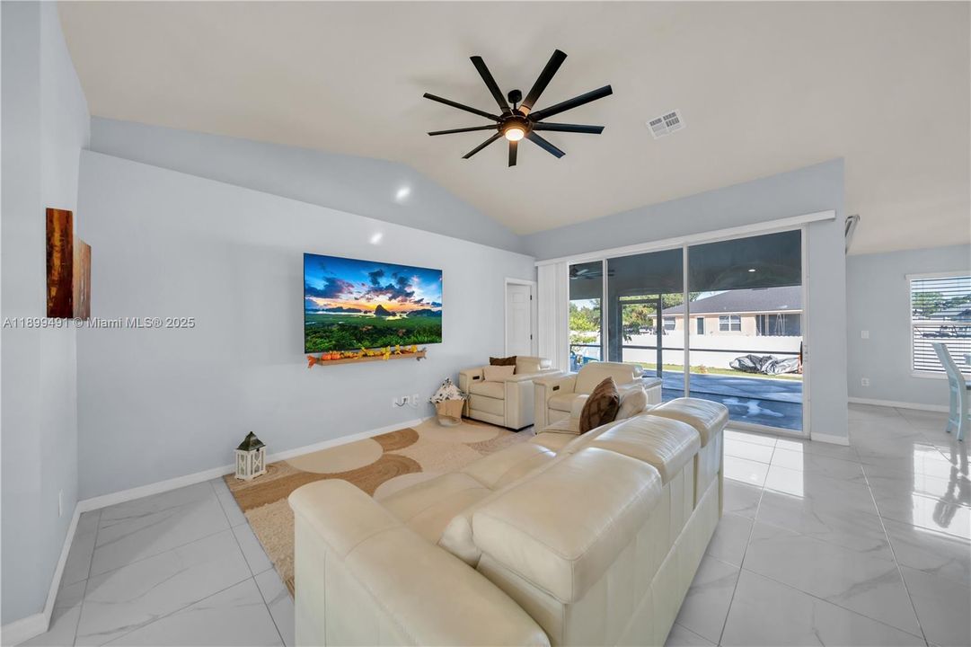 Recently Sold: $309,500 (3 beds, 2 baths, 1646 Square Feet)