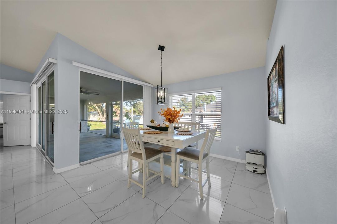 Recently Sold: $309,500 (3 beds, 2 baths, 1646 Square Feet)