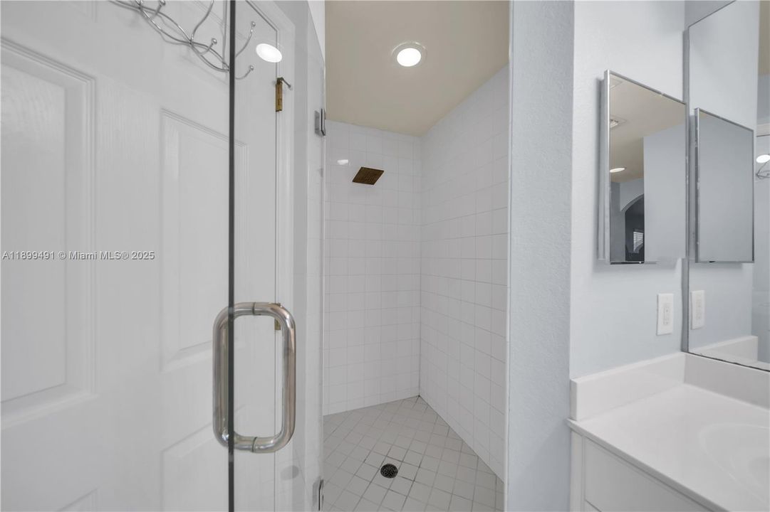 Recently Sold: $309,500 (3 beds, 2 baths, 1646 Square Feet)