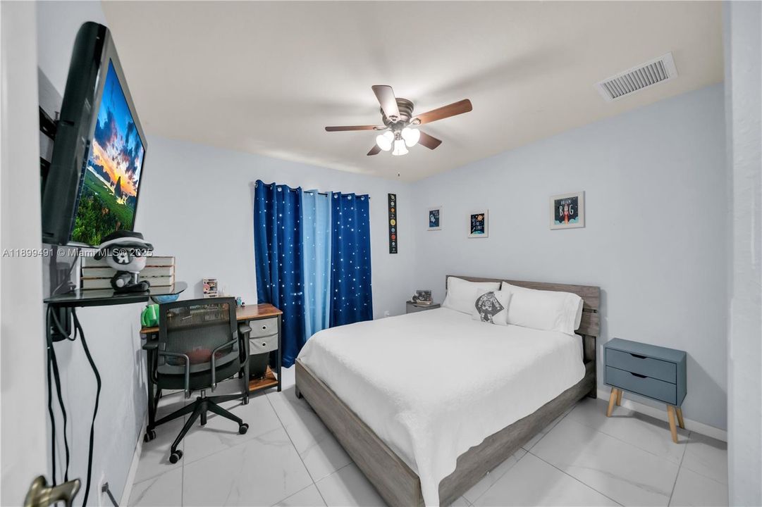 Recently Sold: $309,500 (3 beds, 2 baths, 1646 Square Feet)