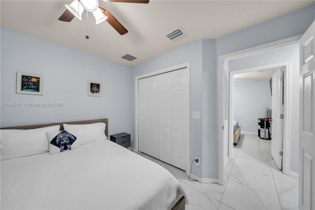 Recently Sold: $309,500 (3 beds, 2 baths, 1646 Square Feet)