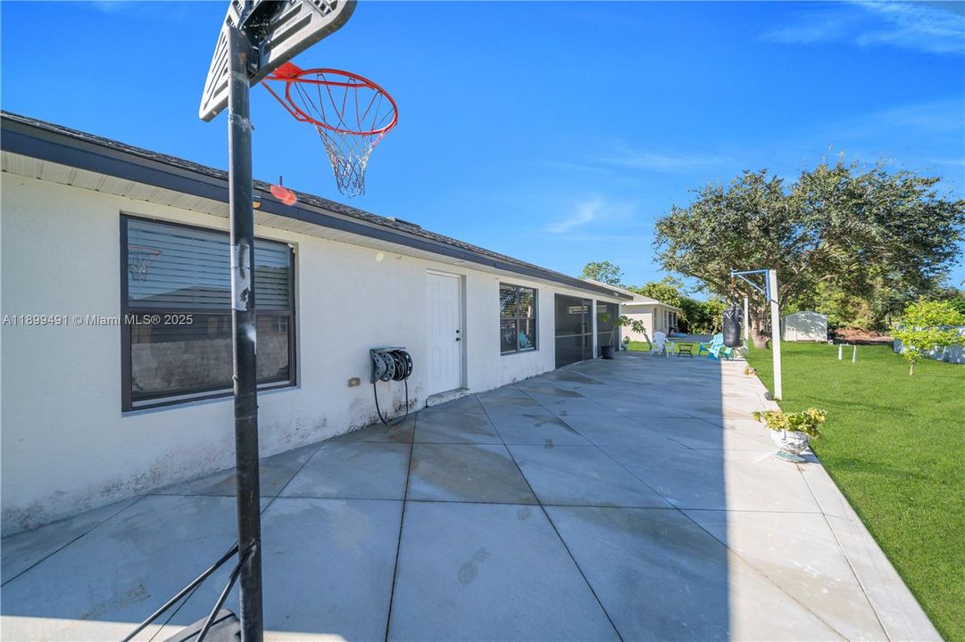 Recently Sold: $309,500 (3 beds, 2 baths, 1646 Square Feet)