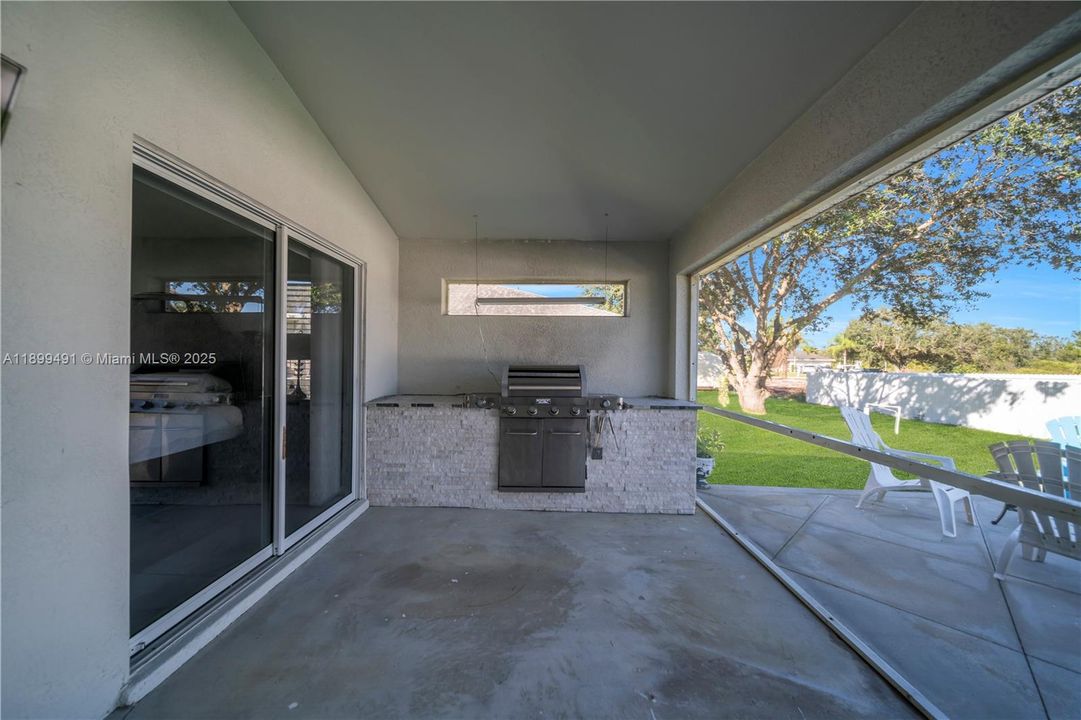 Recently Sold: $309,500 (3 beds, 2 baths, 1646 Square Feet)