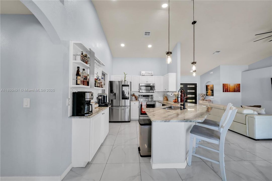 Recently Sold: $309,500 (3 beds, 2 baths, 1646 Square Feet)