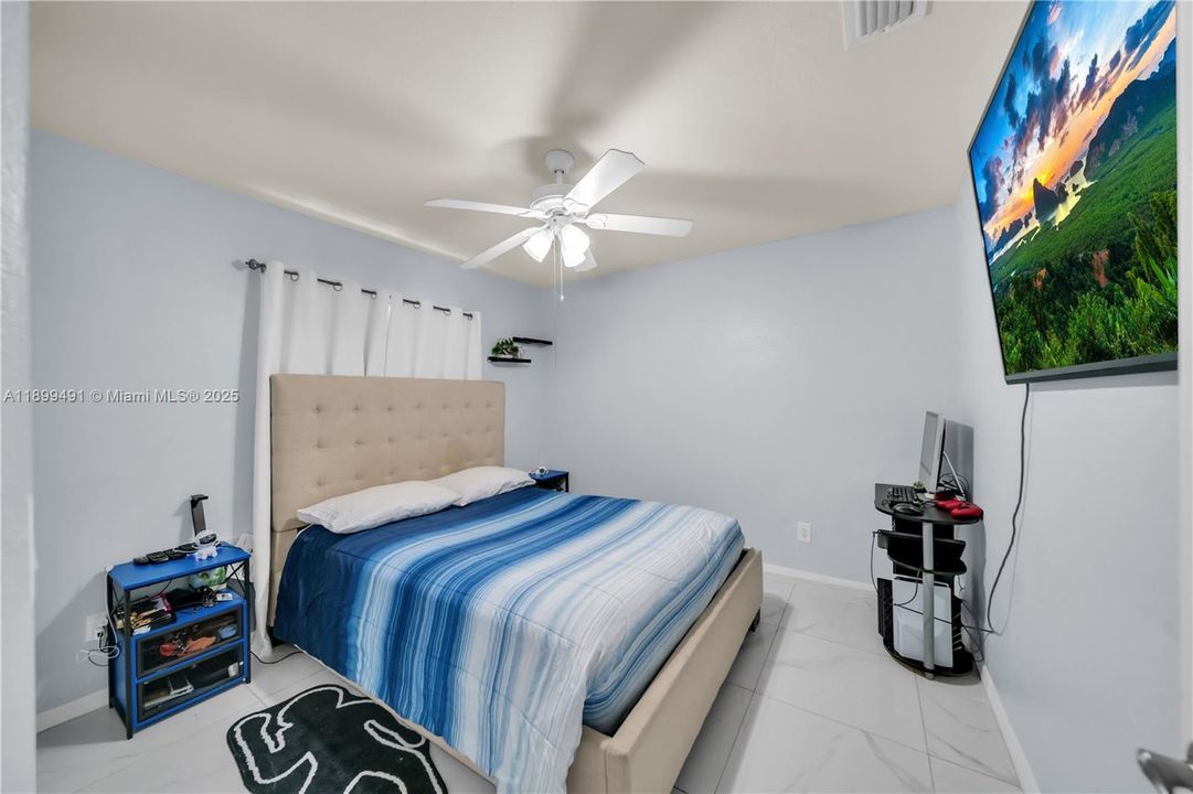 Recently Sold: $309,500 (3 beds, 2 baths, 1646 Square Feet)