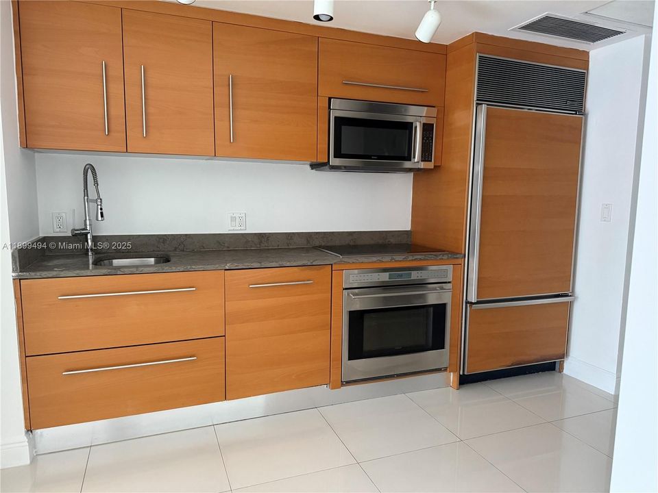 最近租的: $2,700 (0 贝兹, 1 浴室, 546 平方英尺)