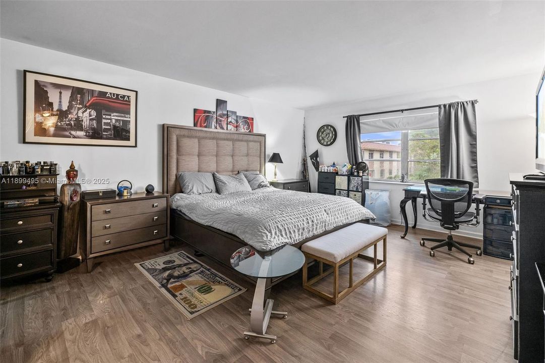 En Venta: $294,000 (2 camas, 2 baños, 1180 Pies cuadrados)