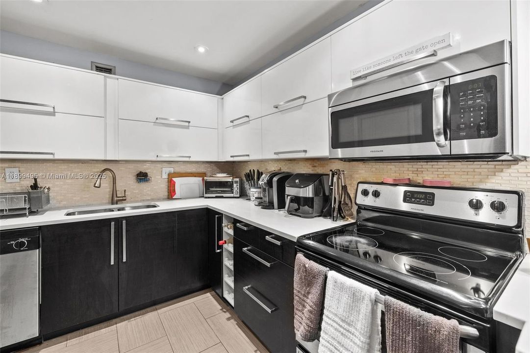 En Venta: $294,000 (2 camas, 2 baños, 1180 Pies cuadrados)