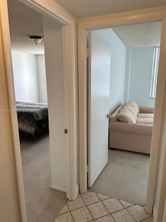 合同活跃: $340,000 (2 贝兹, 2 浴室, 1242 平方英尺)