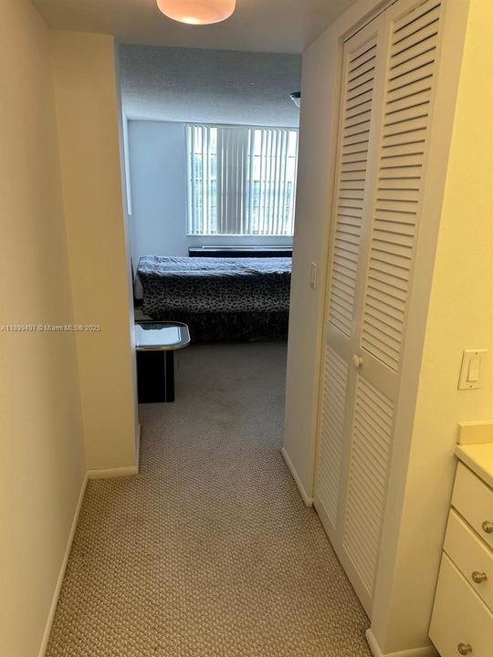 合同活跃: $340,000 (2 贝兹, 2 浴室, 1242 平方英尺)