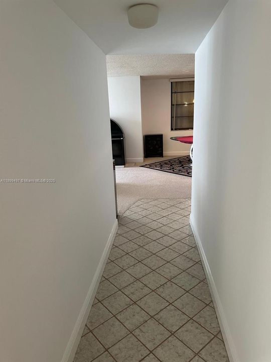 合同活跃: $340,000 (2 贝兹, 2 浴室, 1242 平方英尺)