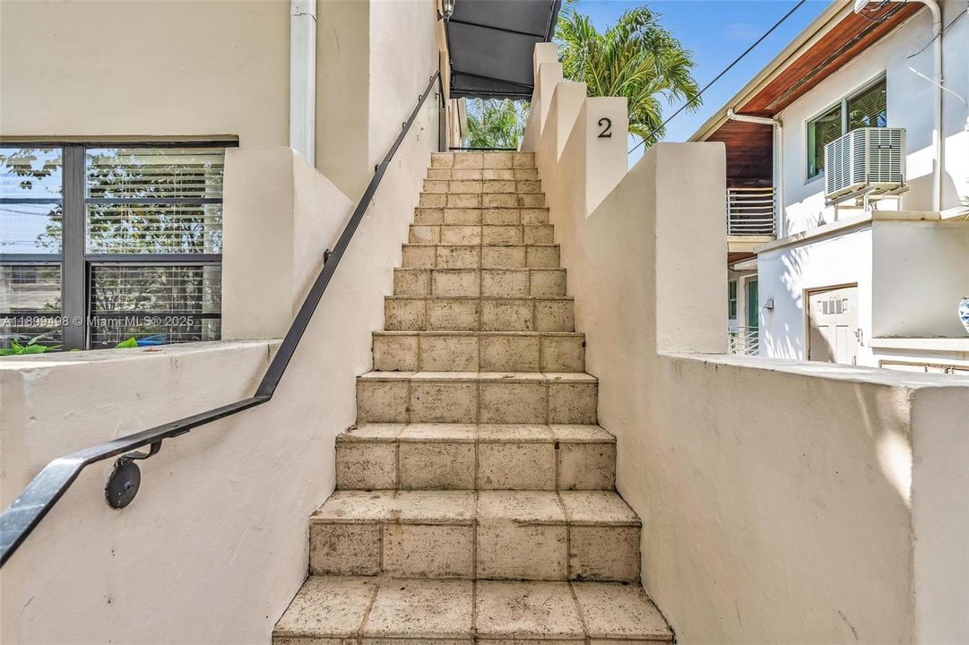 For Sale: $1,850,000 (7 beds, 4 baths, 3041 Square Feet)