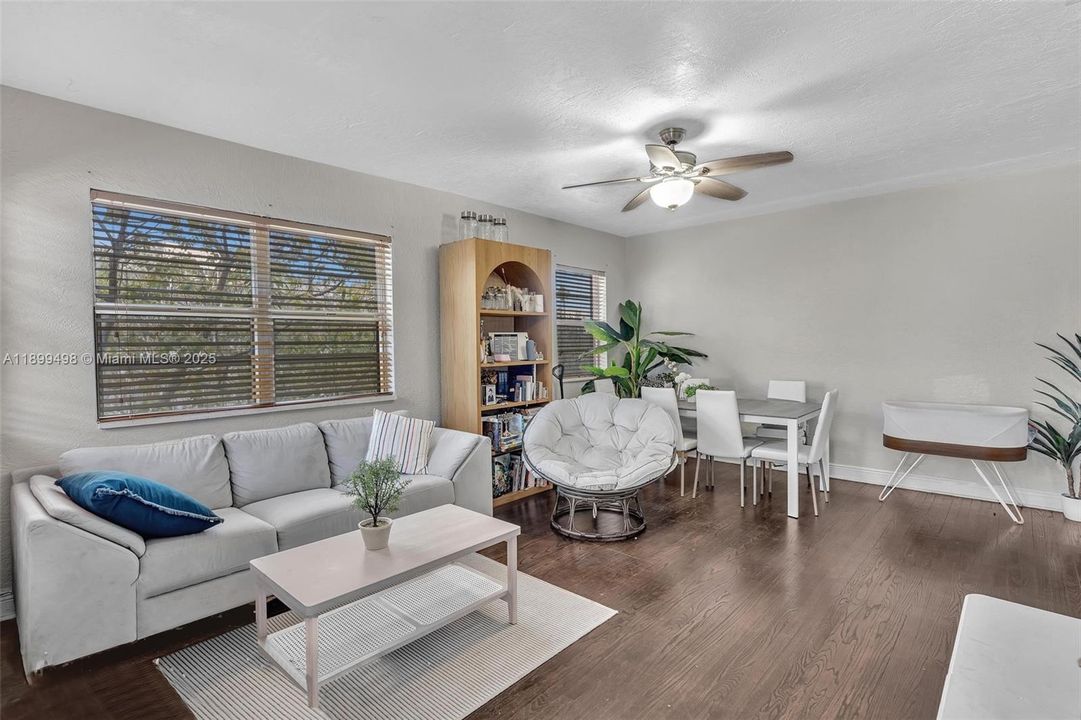 For Sale: $1,850,000 (7 beds, 4 baths, 3041 Square Feet)