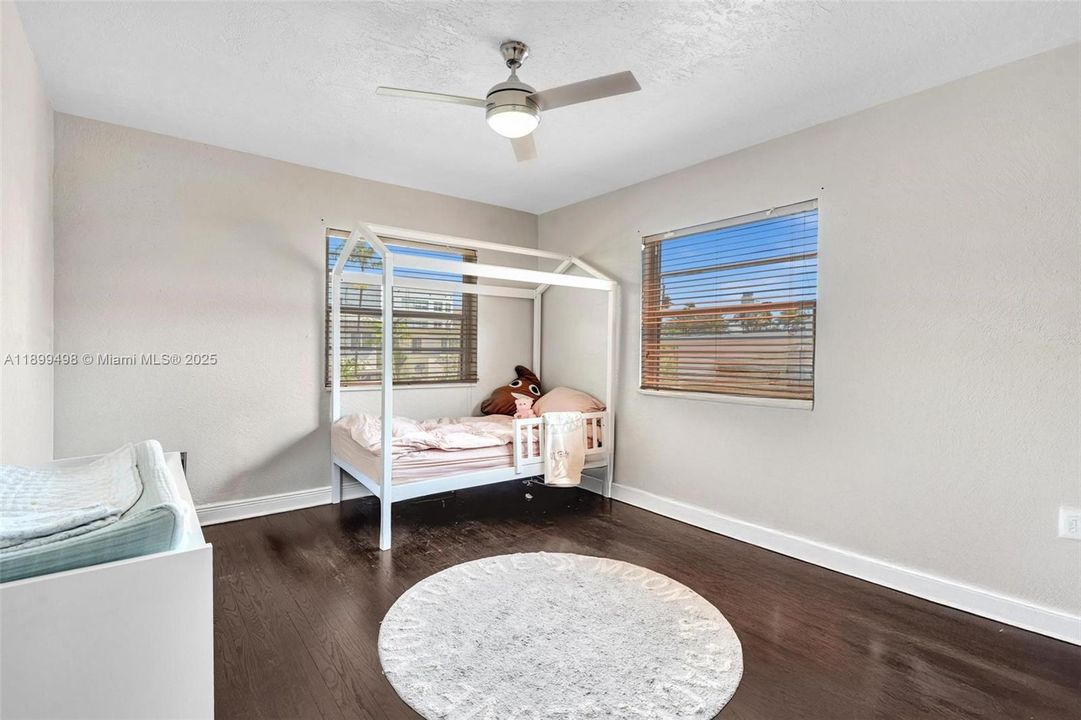 For Sale: $1,850,000 (7 beds, 4 baths, 3041 Square Feet)