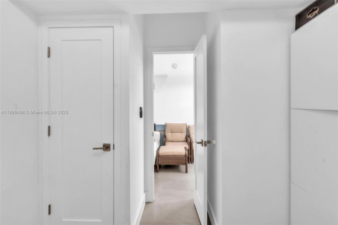 For Sale: $1,850,000 (7 beds, 4 baths, 3041 Square Feet)