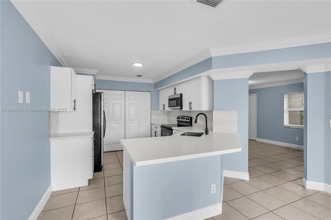 Active With Contract: $435,000 (3 beds, 2 baths, 1547 Square Feet)