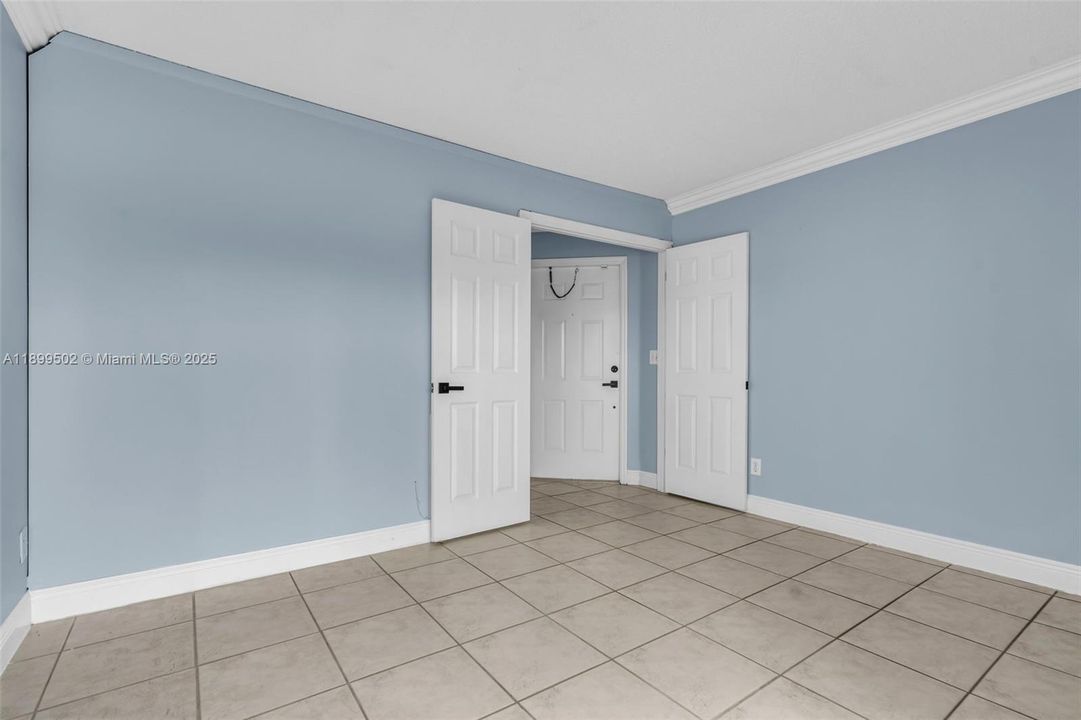 Active With Contract: $435,000 (3 beds, 2 baths, 1547 Square Feet)