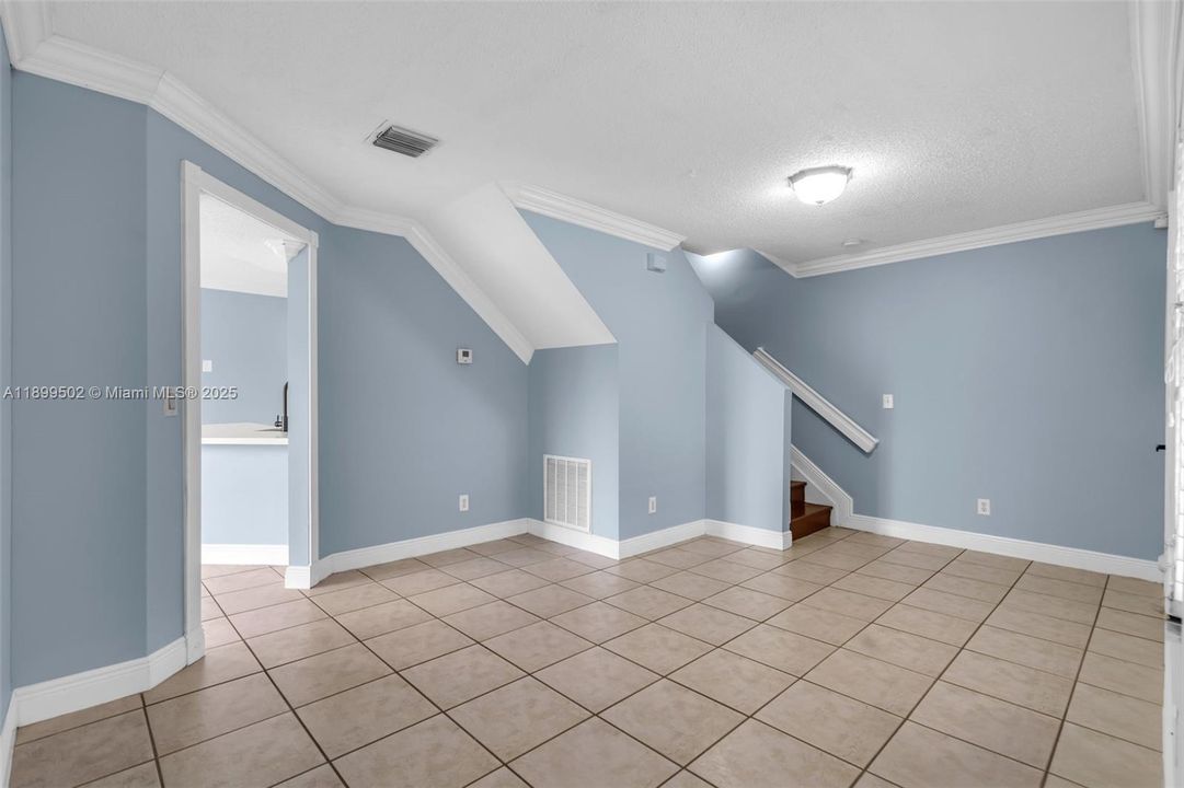 Active With Contract: $435,000 (3 beds, 2 baths, 1547 Square Feet)