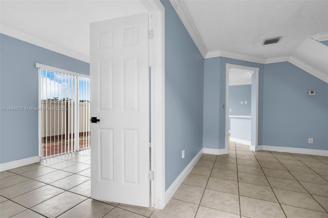 Active With Contract: $435,000 (3 beds, 2 baths, 1547 Square Feet)