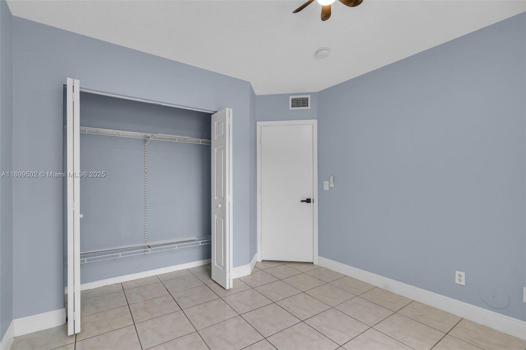 Active With Contract: $435,000 (3 beds, 2 baths, 1547 Square Feet)