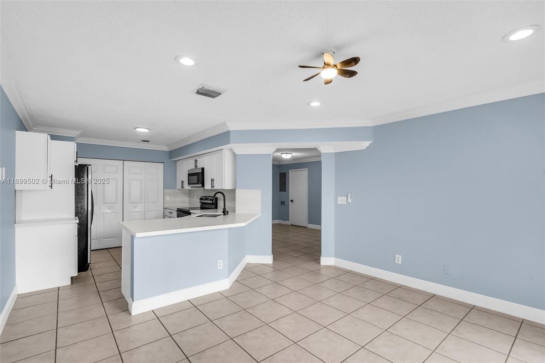 Active With Contract: $435,000 (3 beds, 2 baths, 1547 Square Feet)