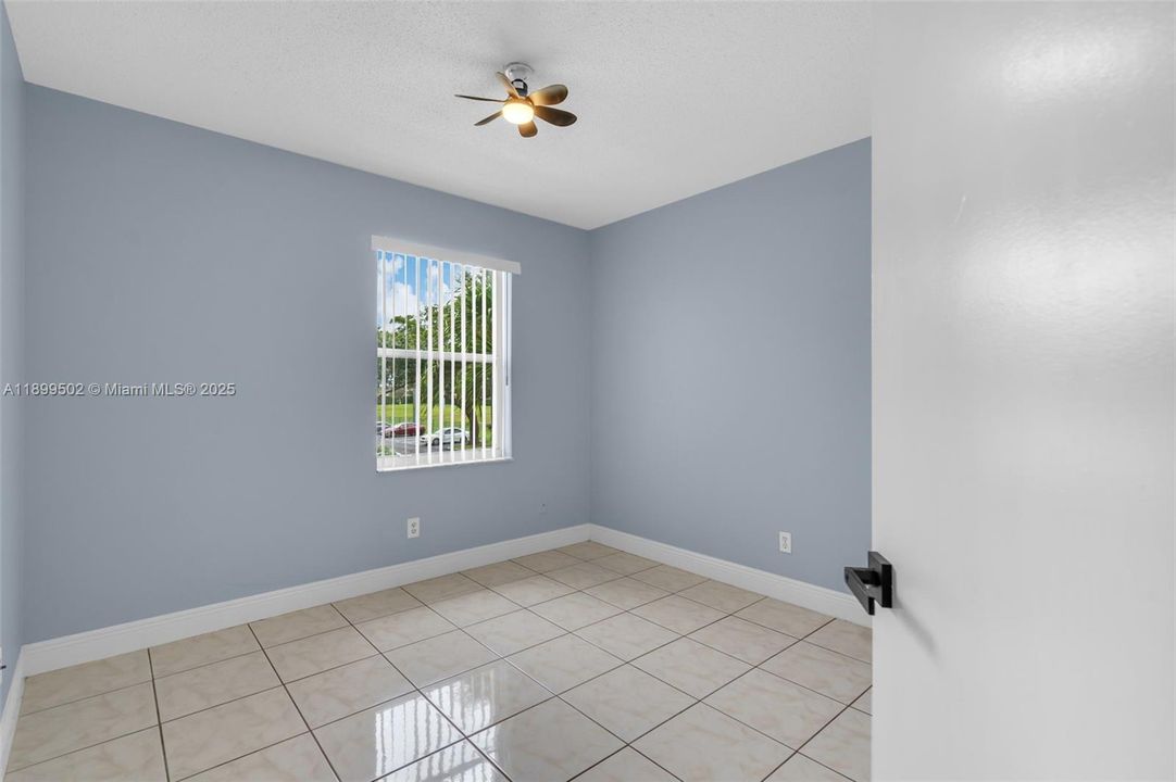 Active With Contract: $435,000 (3 beds, 2 baths, 1547 Square Feet)