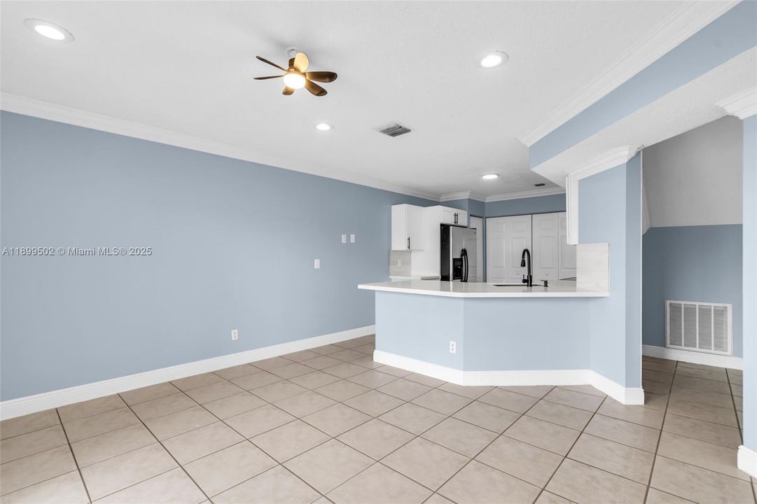 Active With Contract: $435,000 (3 beds, 2 baths, 1547 Square Feet)