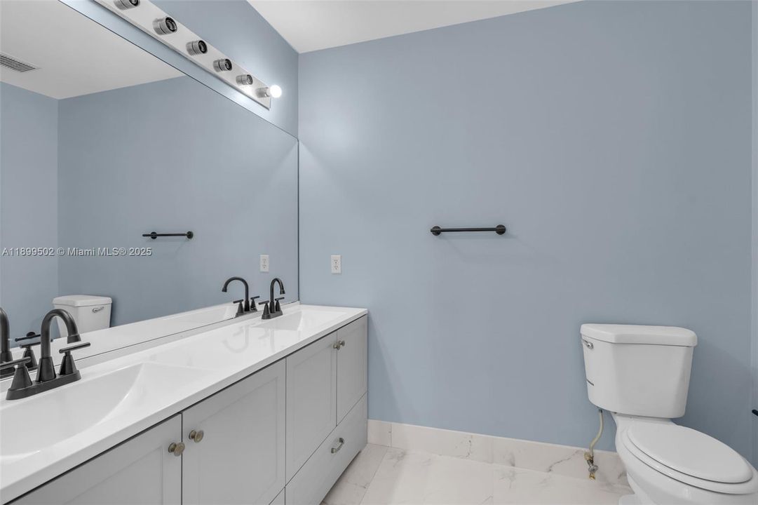 Active With Contract: $435,000 (3 beds, 2 baths, 1547 Square Feet)