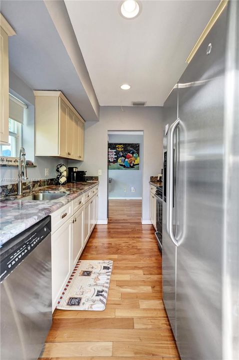 На продажу: $899,999 (0 спален, 0 ванн, 0 Квадратных фут)