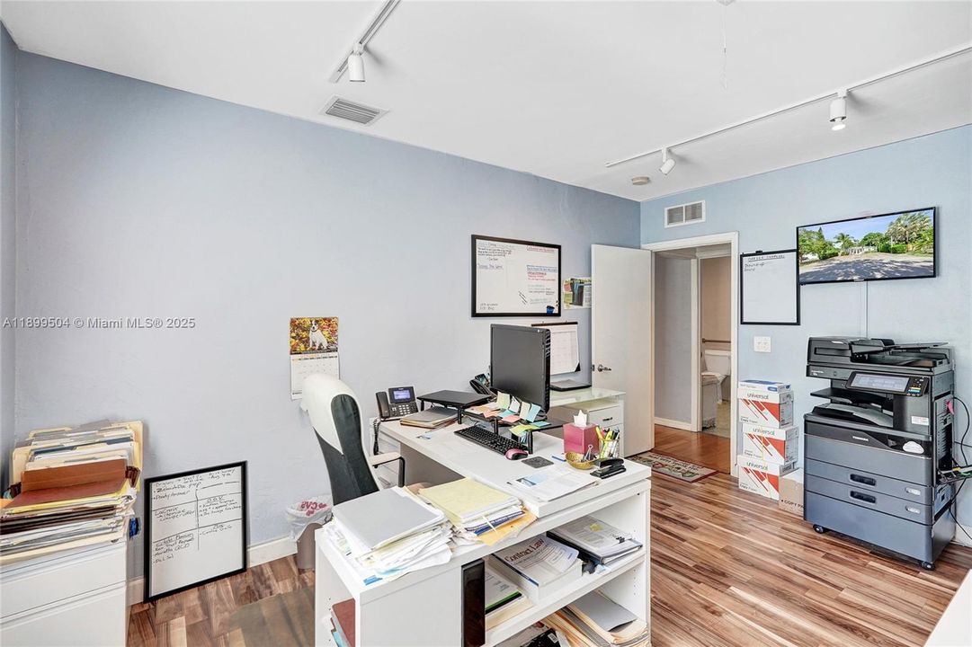 На продажу: $899,999 (0 спален, 0 ванн, 0 Квадратных фут)