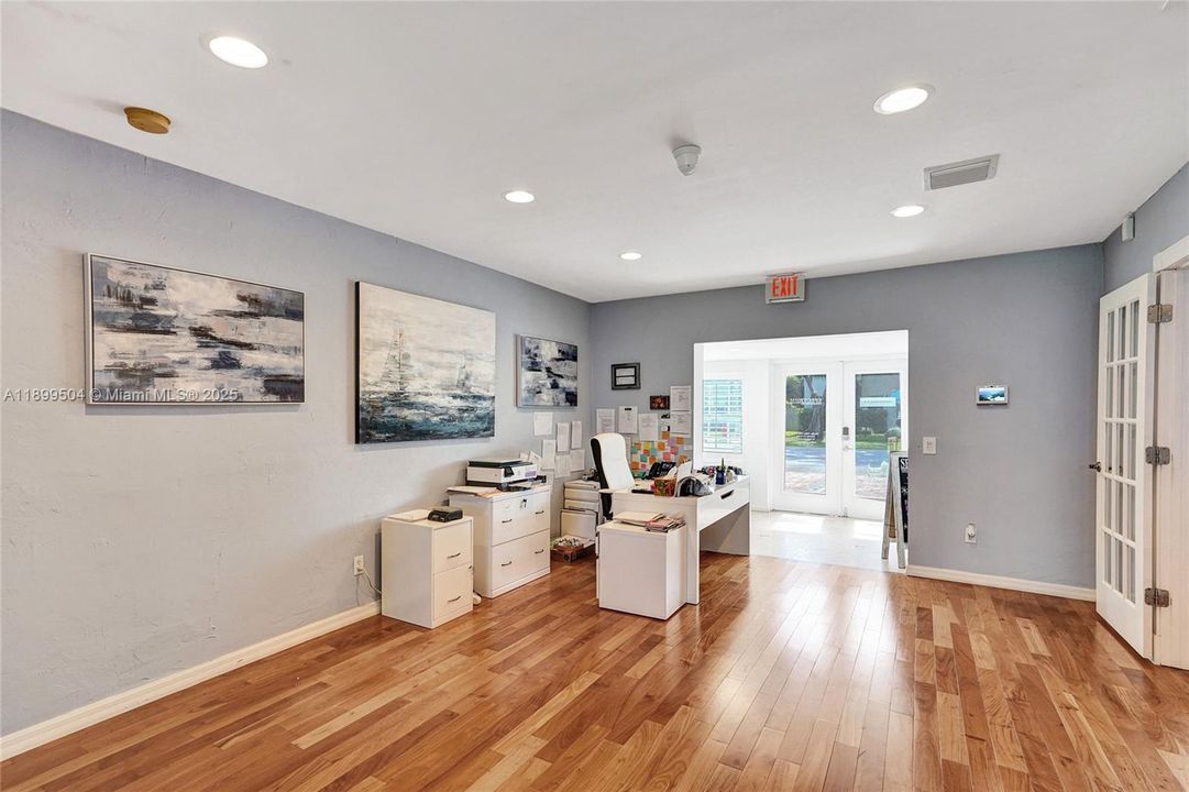 На продажу: $899,999 (0 спален, 0 ванн, 0 Квадратных фут)