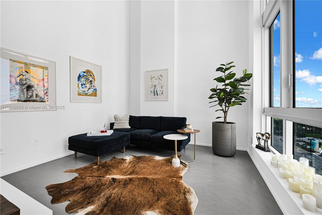 Active With Contract: $4,500 (1 beds, 1 baths, 1034 Square Feet)