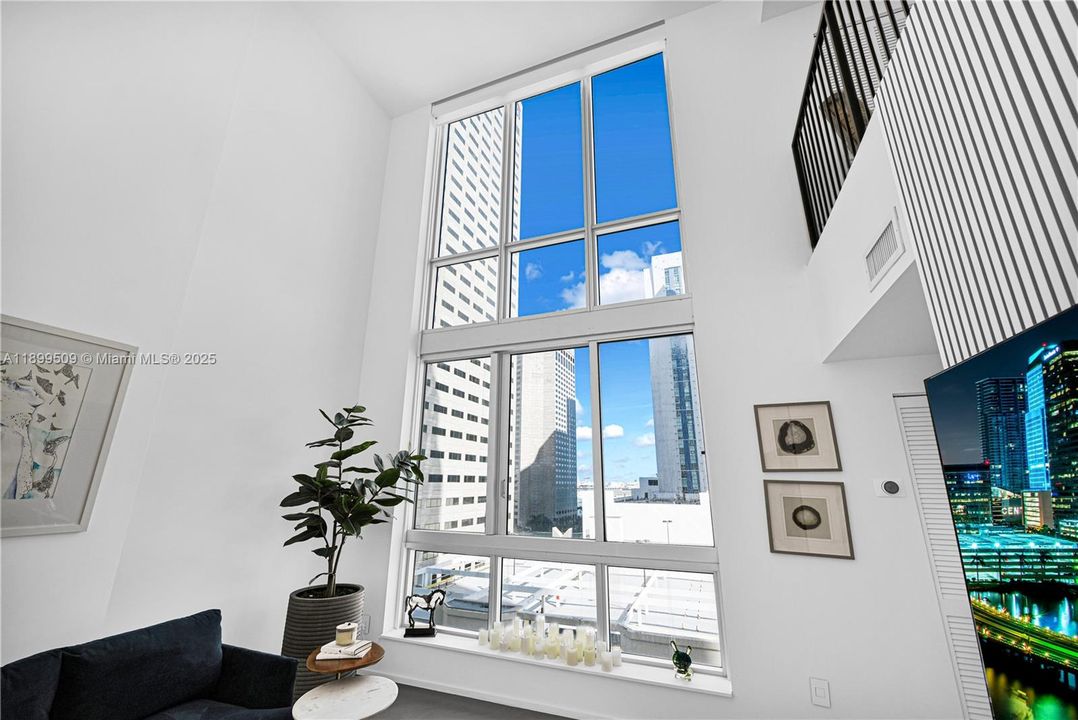 Active With Contract: $4,500 (1 beds, 1 baths, 1034 Square Feet)