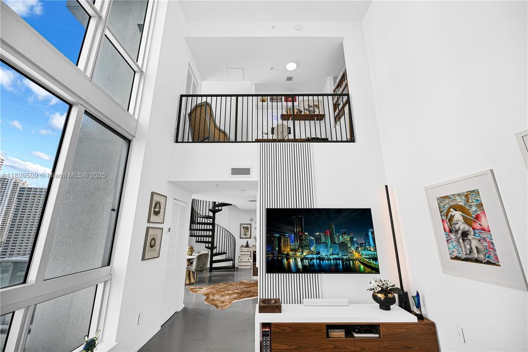 Active With Contract: $4,500 (1 beds, 1 baths, 1034 Square Feet)