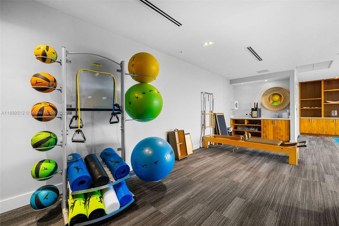 For Sale: $2,400,000 (3 beds, 3 baths, 2251 Square Feet)