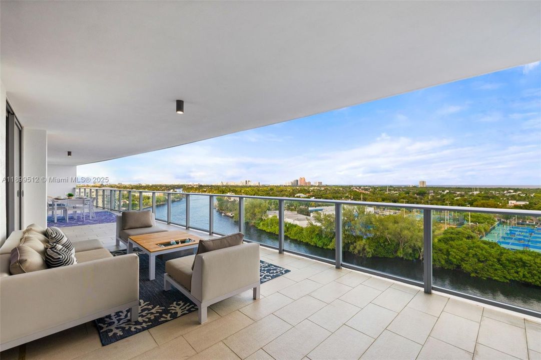 For Sale: $2,400,000 (3 beds, 3 baths, 2251 Square Feet)