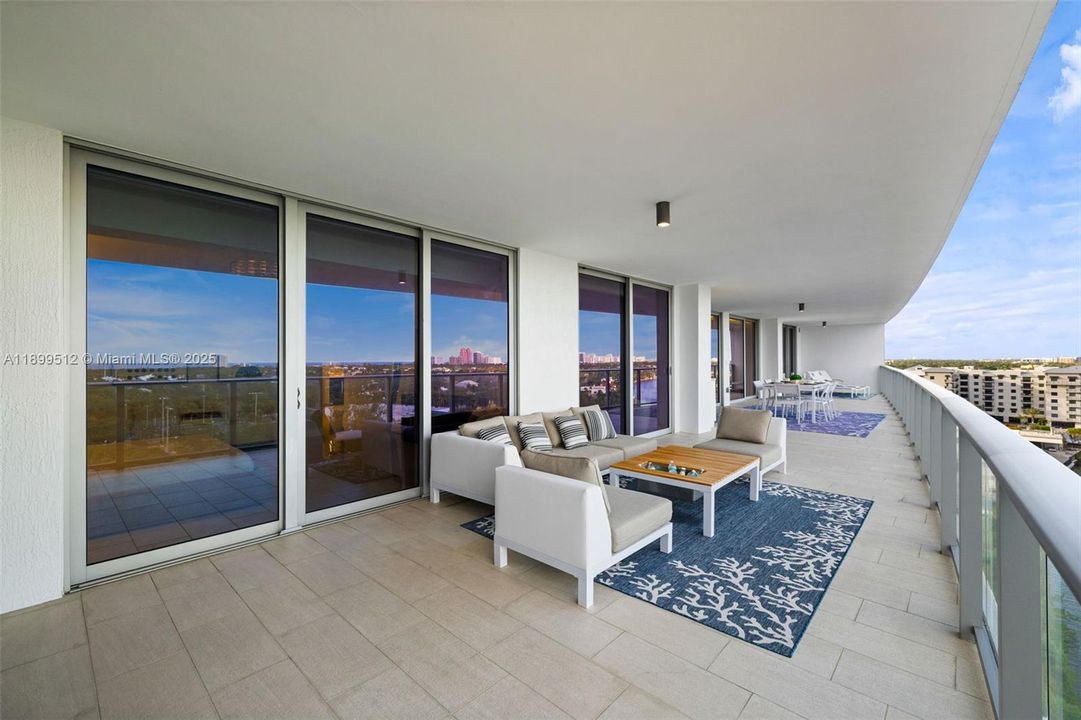 For Sale: $2,400,000 (3 beds, 3 baths, 2251 Square Feet)