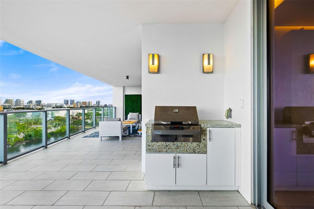 For Sale: $2,400,000 (3 beds, 3 baths, 2251 Square Feet)