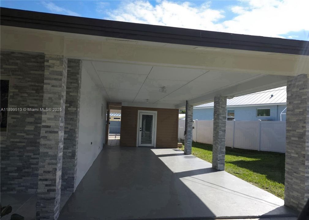 For Sale: $799,900 (3 beds, 2 baths, 1862 Square Feet)