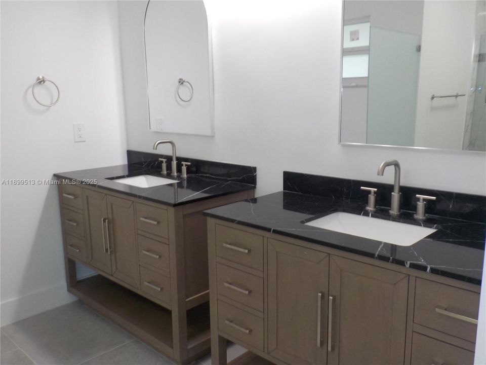 For Sale: $799,900 (3 beds, 2 baths, 1862 Square Feet)