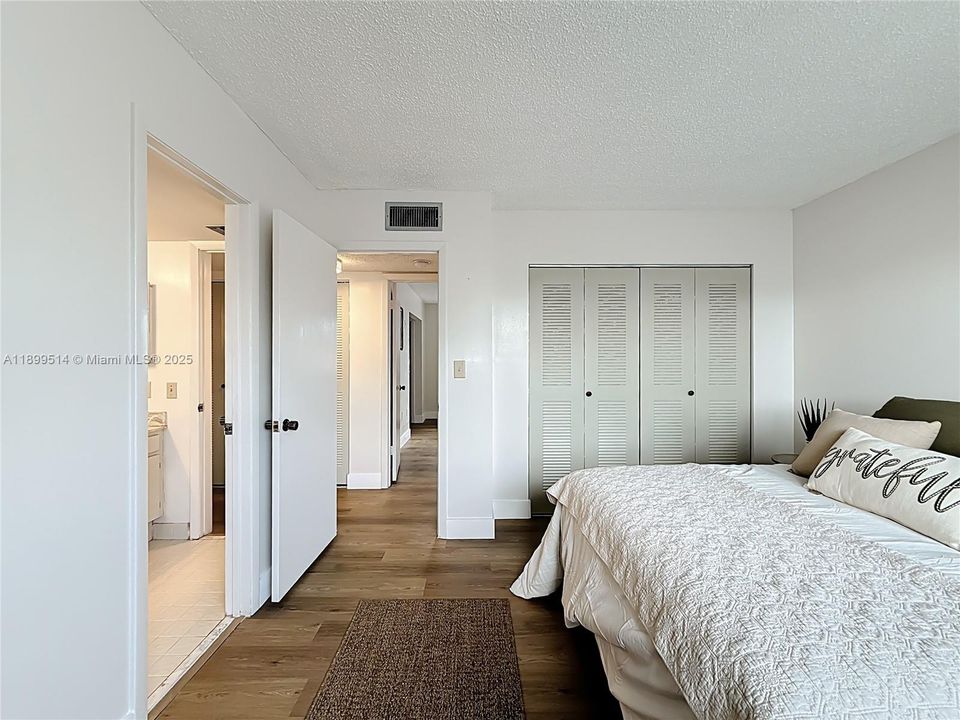 Activo con contrato: $399,000 (3 camas, 2 baños, 1360 Pies cuadrados)