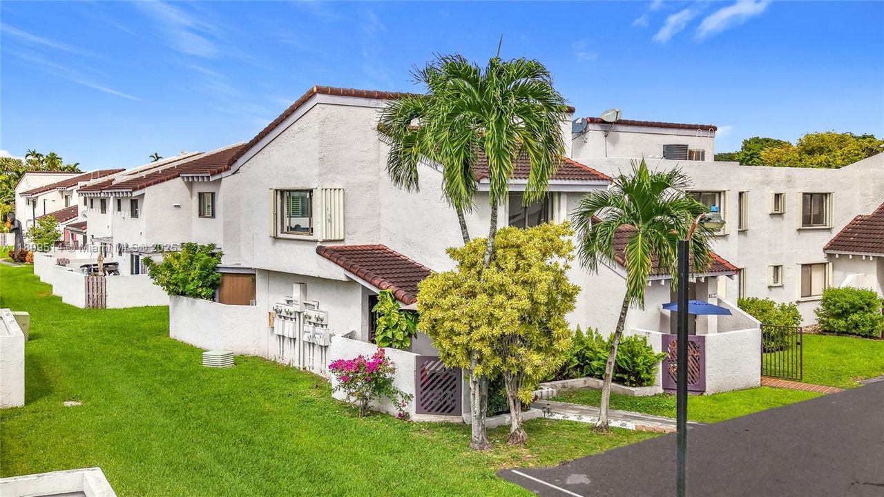 Activo con contrato: $399,000 (3 camas, 2 baños, 1360 Pies cuadrados)